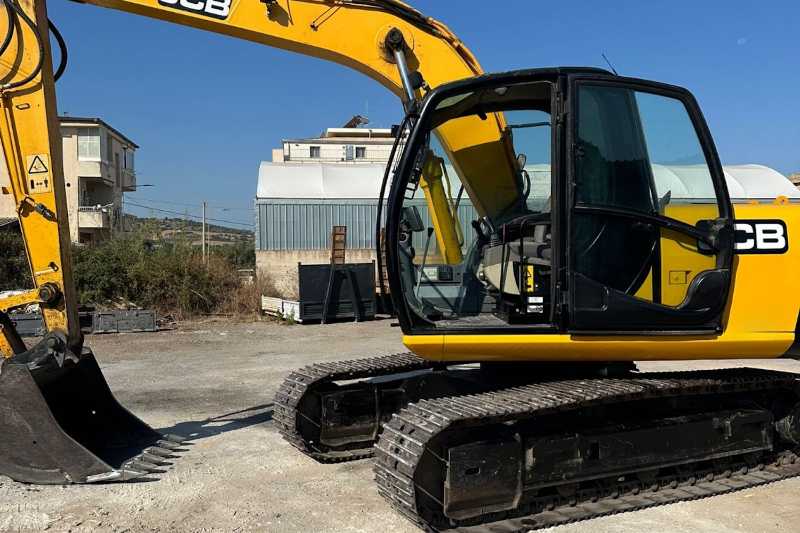 OmecoHub - Immagine JCB JS130